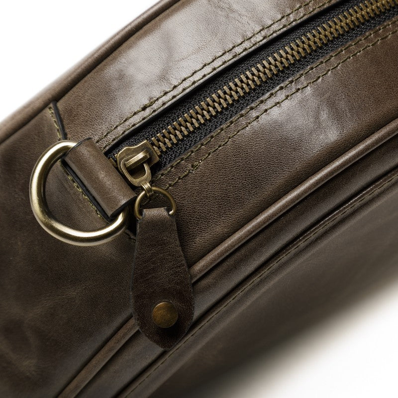 MOON OVERSIZED CLUTCH/ BROWN